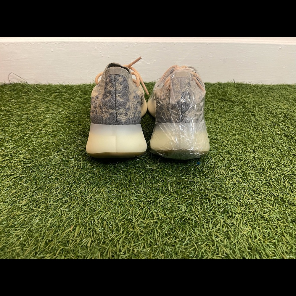 Addidas Yeezy 380 Mist - Picture 5 of 8
